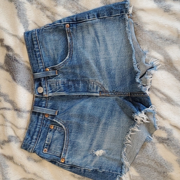 Levi's Pants - Levi 501 Shorts - Size 24